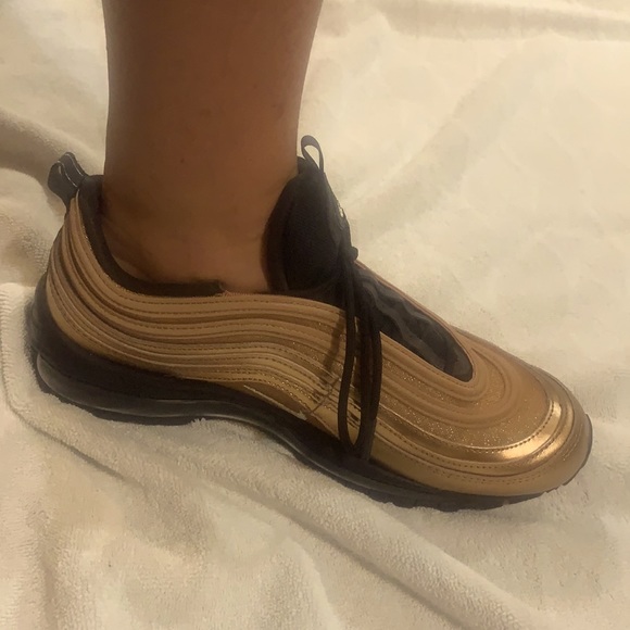 Women’s Nike Airmax 97 (like new….worn 2 times) - Picture 11 of 12